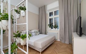 Apartment With Balcony - Rejtana 10